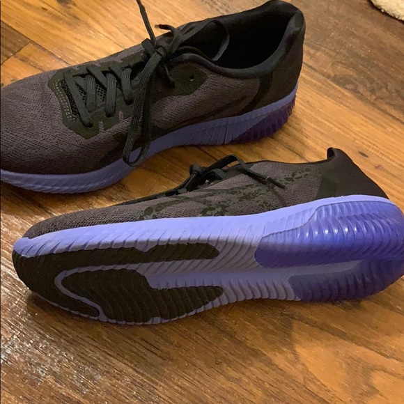 ASICS - Picture 3 of 3